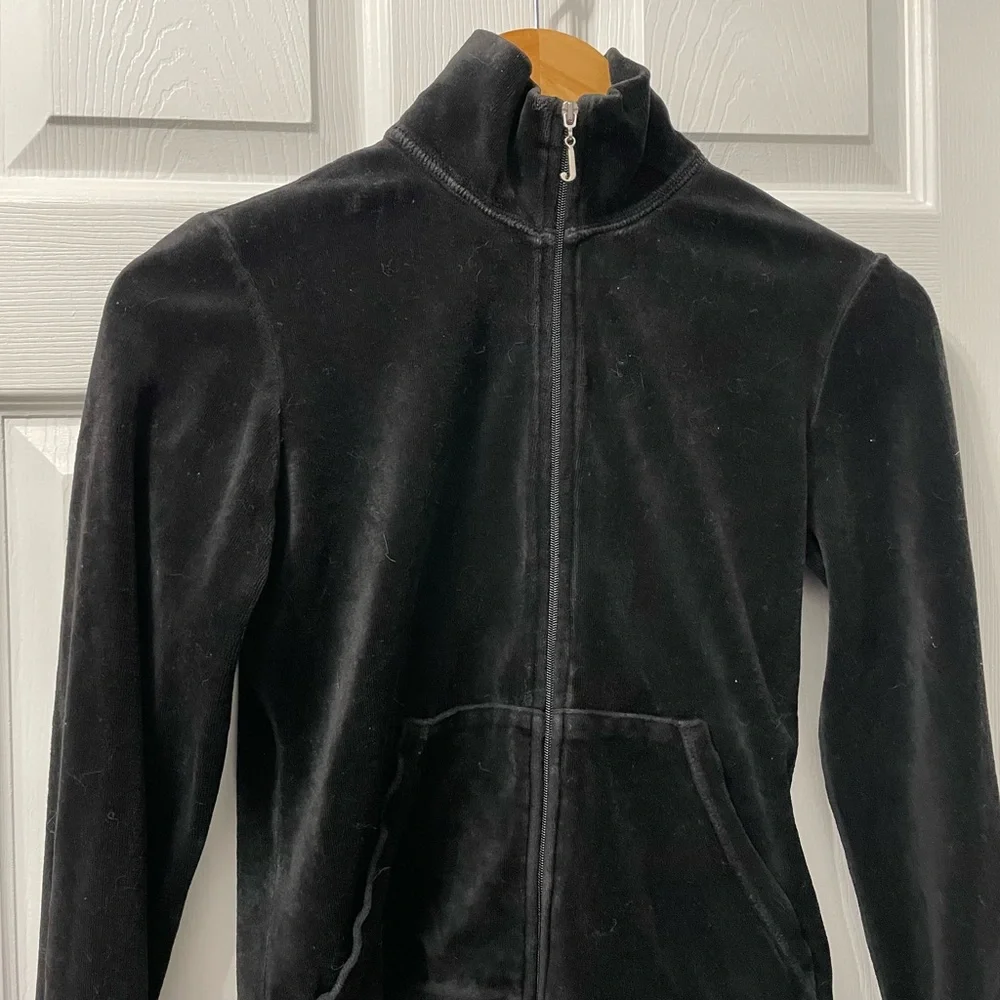 Y2K Juicy Couture Sweater Tracksuit Jacket Black Velour Full Zip Pockets Medium - Picture 3 of 10